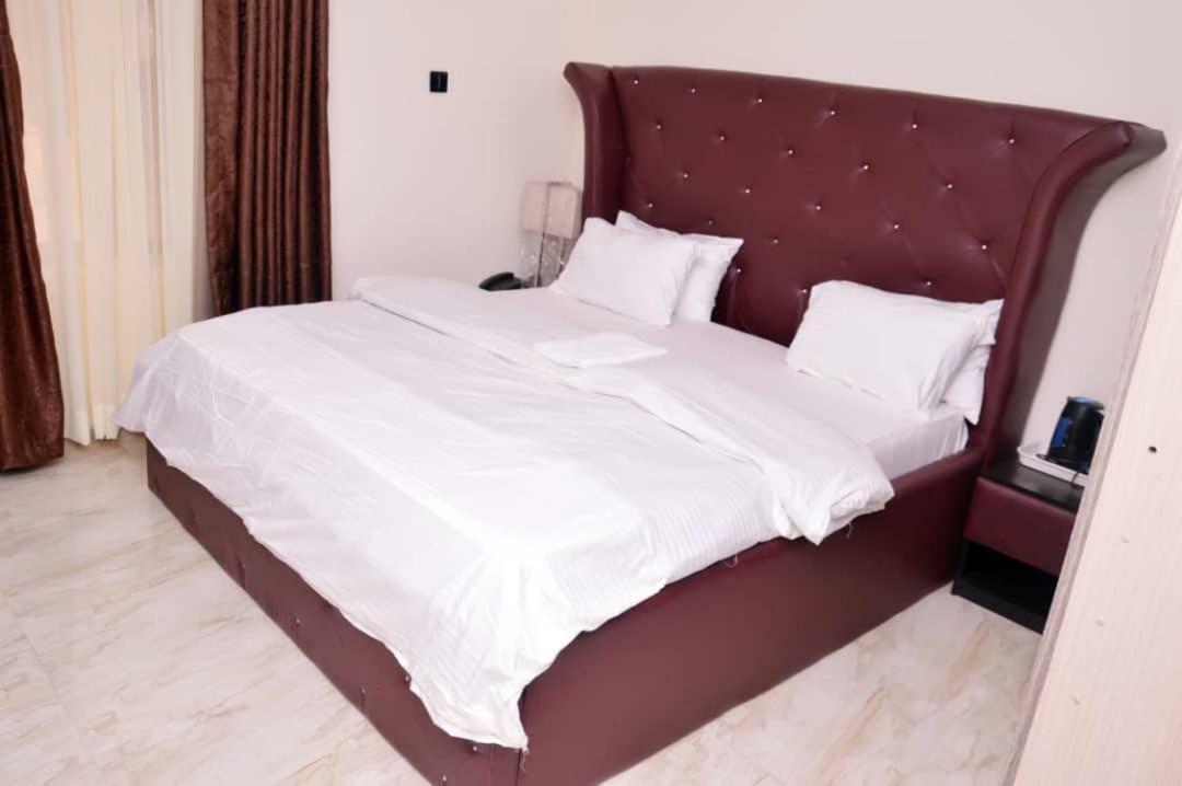 City Nest Hotel Ogombo Exterior foto